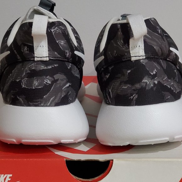 Nike Roshe Run "Tiger Camo Grey" Size 10.5 - Picture 4 of 5
